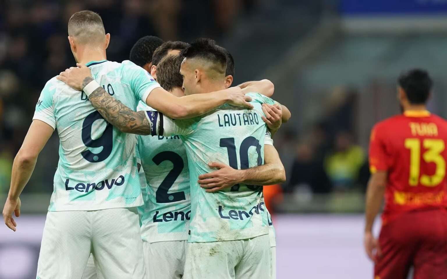 Pagelle Inter-Lecce: Lautaro Martinez non sbaglia mai. Ma Brozo?