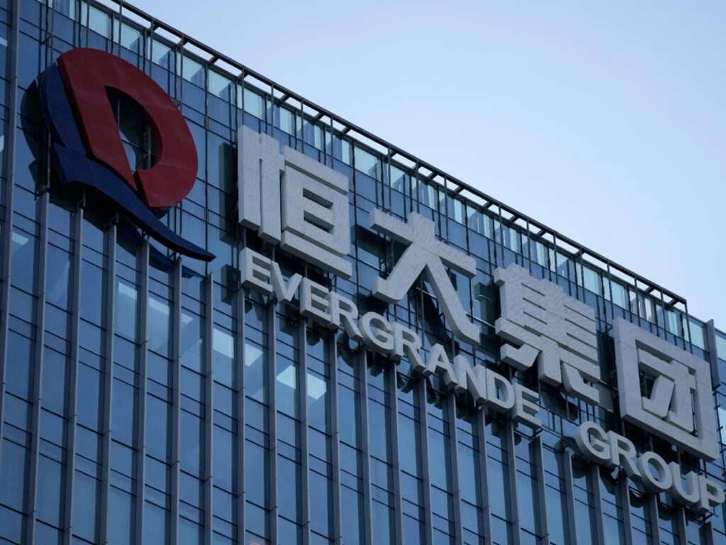 Evergrande, grattacieli, calcio e montagne di debiti. Arrestato Xu Jiayin inter evergrande cessione suning presidente