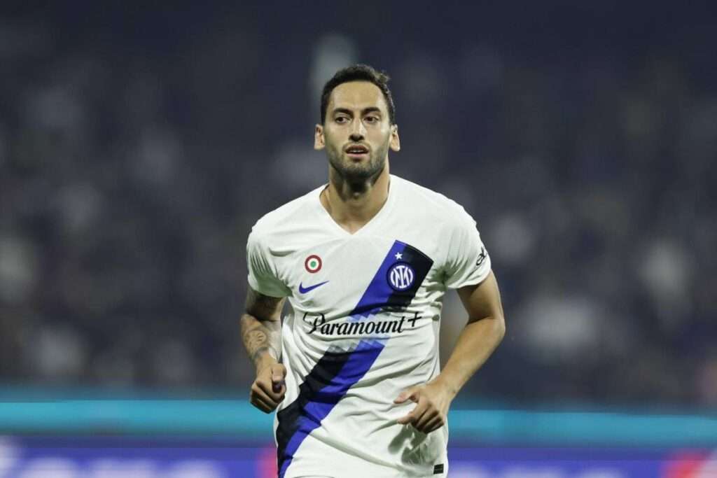 calciomercato inter: in arrivo un'offerta dal bayern monaco per calhanoglu