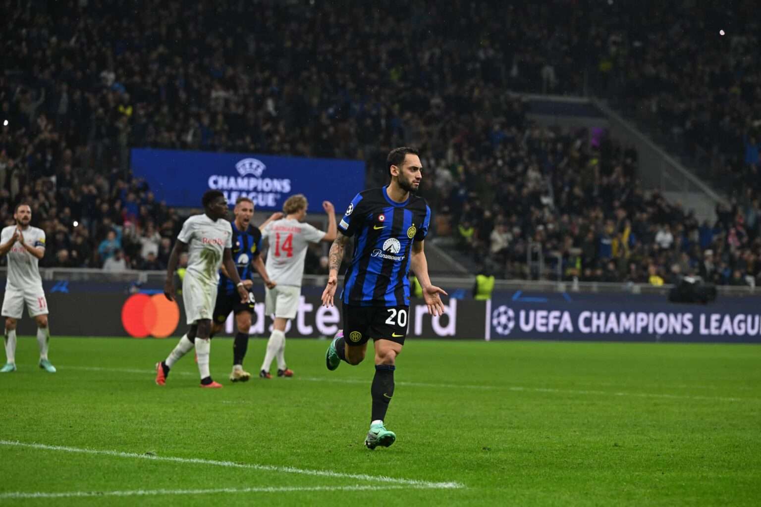 Inter-Salisburgo, Hakan Calhanoglu: non era facile vincere oggi. La scelta di Lukaku… Inter Salisburgo Hakan Calhanoglu