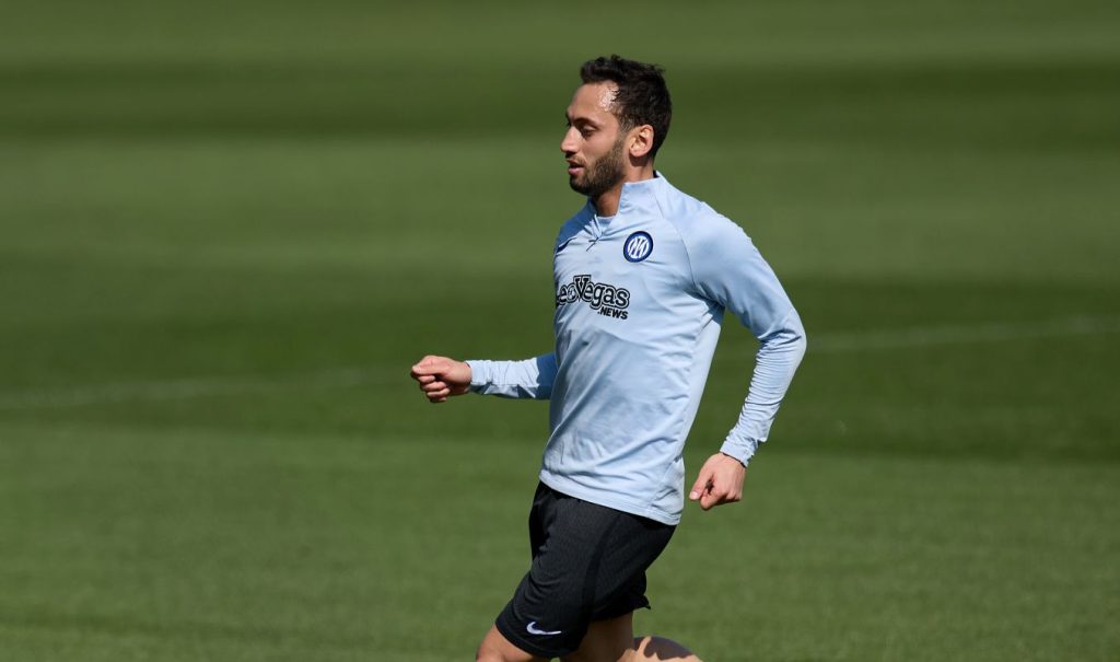 SOCIAL – Inter, Hakan Calhanoglu corre verso il rientro. Il post Inter Hakan Calhanoglu
