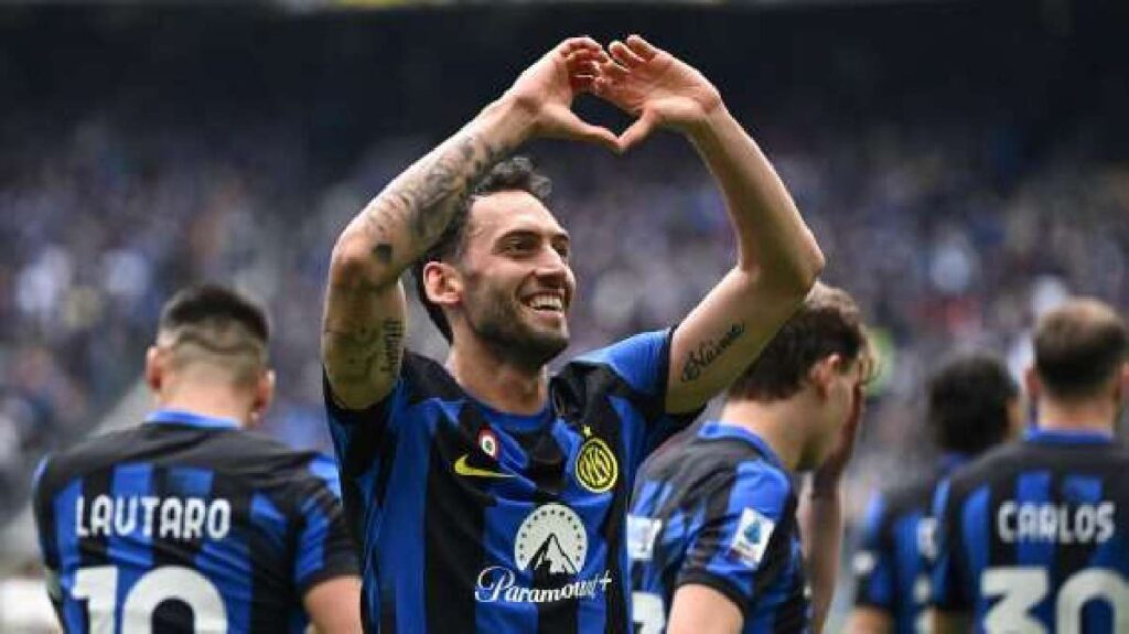 Social Inter Calhanoglu San Siro