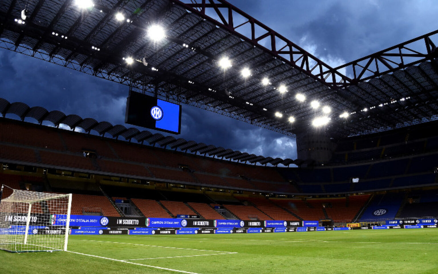 Inter, campagna abbonamenti: prezzi alle stelle! Aumentata anche la Curva Nord… Inter Campagna stadio oaktree marotta Abbonamenti Prezzi Curva Nord