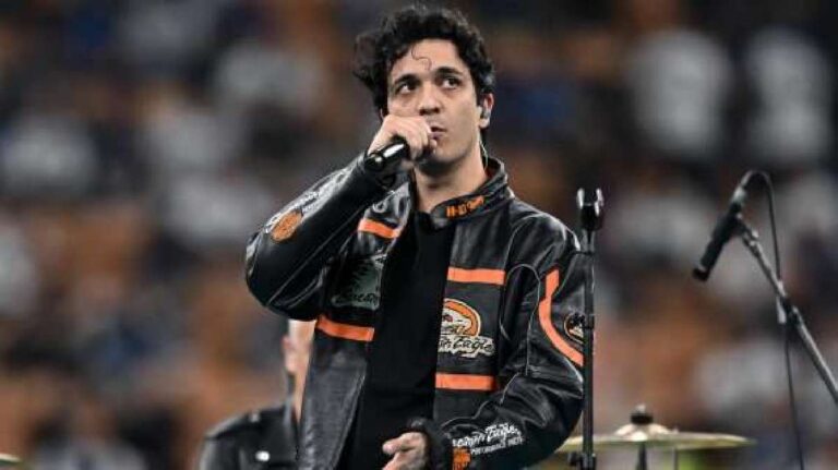 SOCIAL – Inter, Tananai ringrazia Barella del suo regalo per lo scudetto. La foto Social Inter Tananai Barella Scudetto