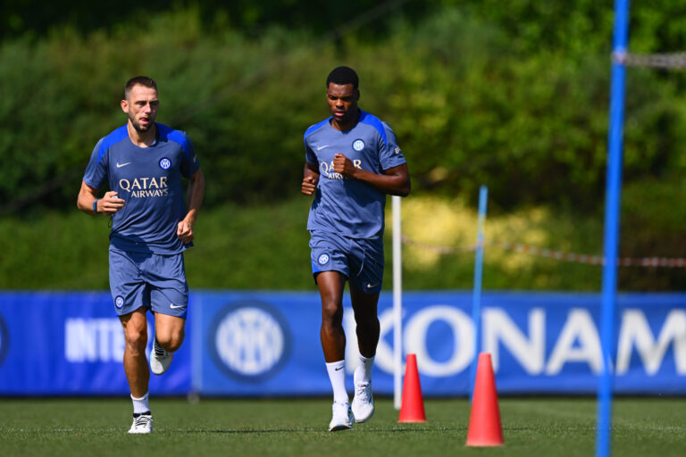 Calciomercato Inter, Dumfries torna a Milano ma ancora niente rinnovo. Il motivo Calciomercato Rinnovo Inter Dumfries