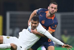 Calciomercato, l’Inter attende risposte da Stefan de Vrij
