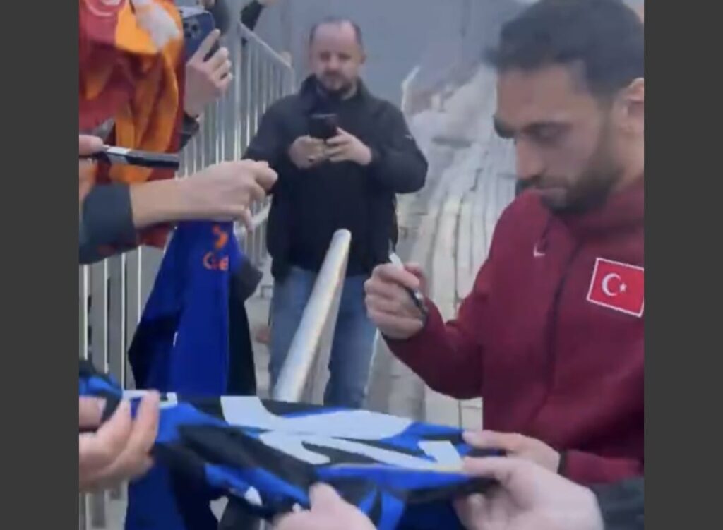 Inter, il derby di Calhanoglu: allontana la maglia del Besiktas