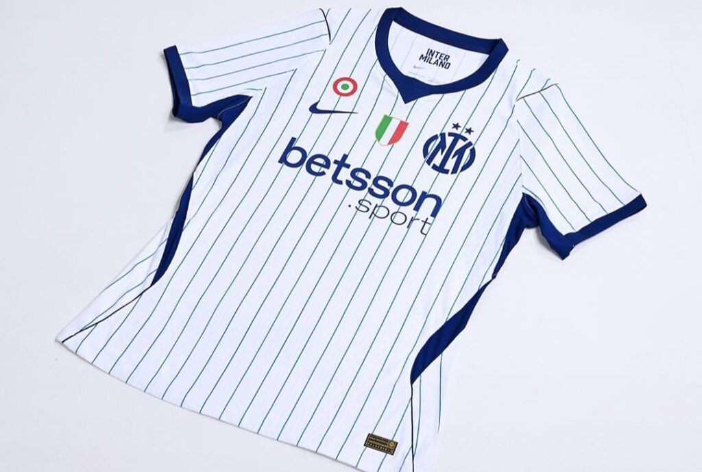 Inter, presentato il kit away 2026/27